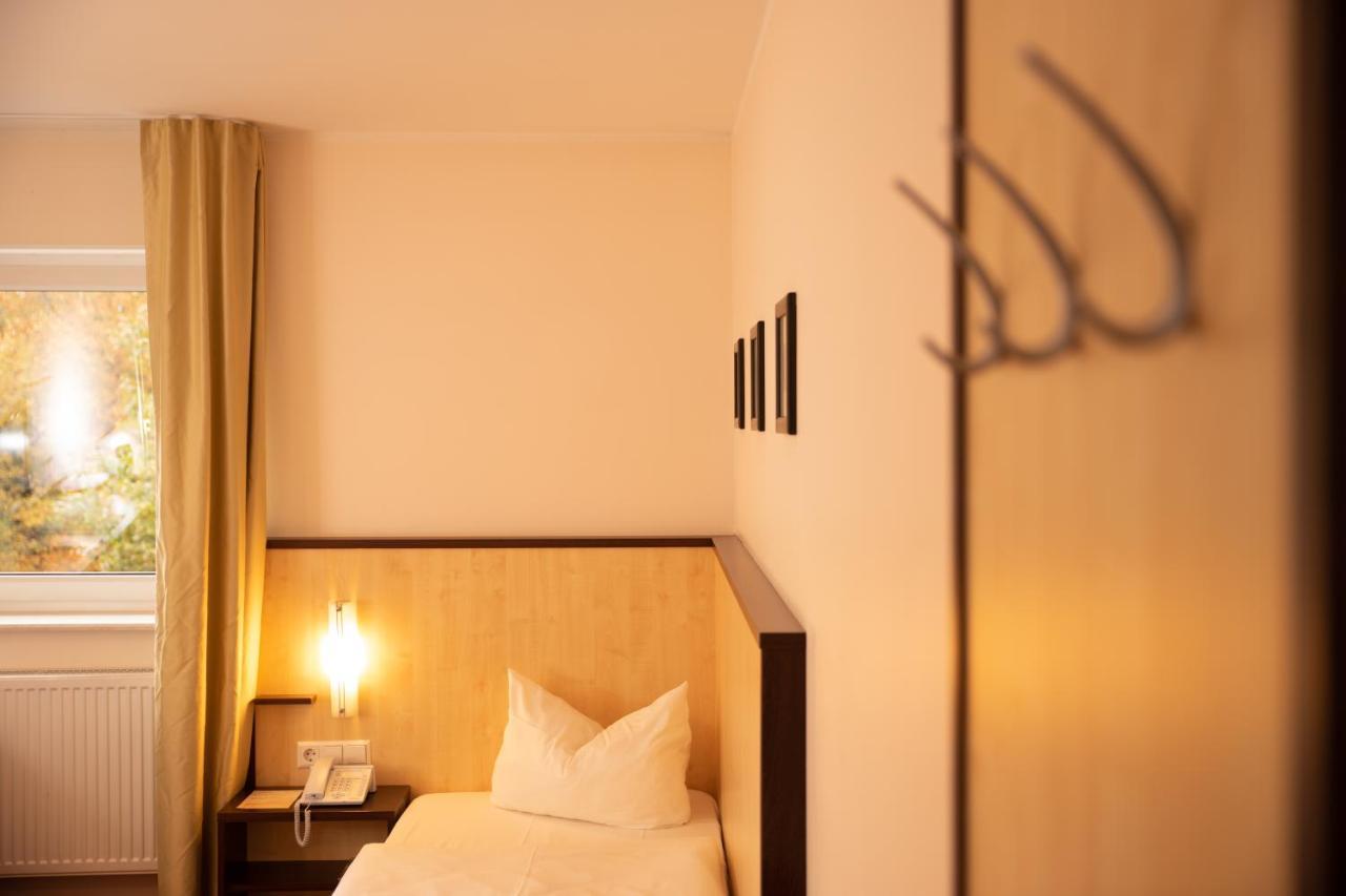 Bergwirtschaft Wilder Mann Hotel Und Restaurant Дрезден Экстерьер фото
