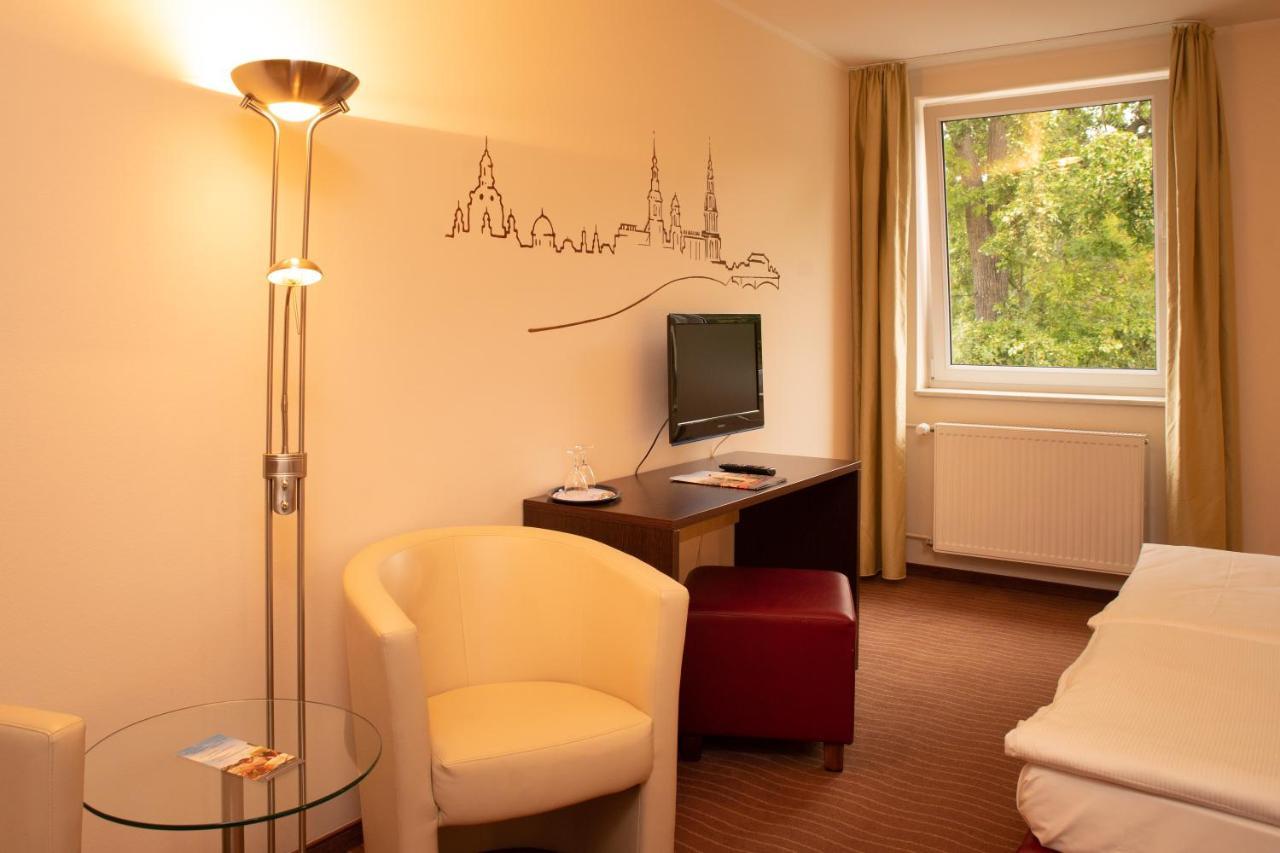 Bergwirtschaft Wilder Mann Hotel Und Restaurant Дрезден Экстерьер фото